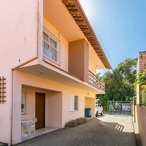 apartamento-nota-10-na-praia-da-barra-da-lagoa.santa-catarina-brasil.com/